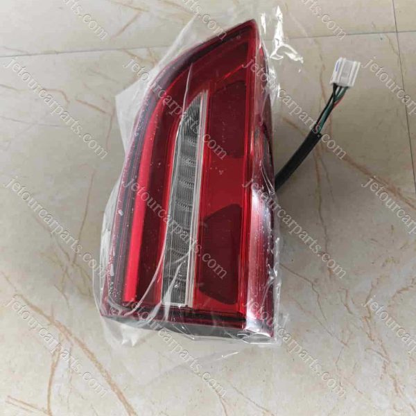 f01-4433040 tail lamp-right 402